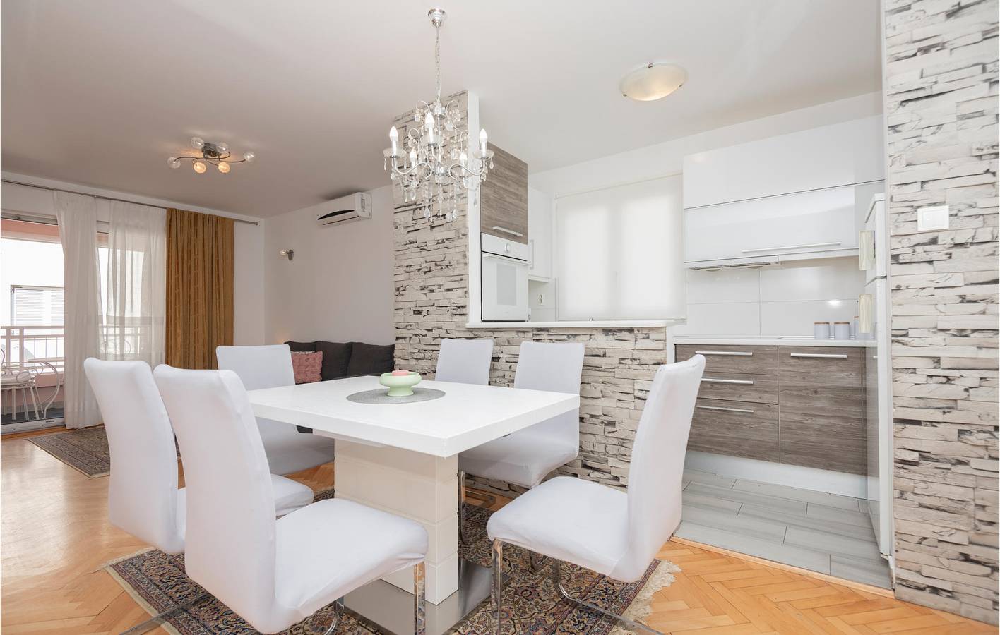Ganze Ferienwohnung, Ferienwohnung für 4 Personen mit Garten in Makarska, Makarska Riviera