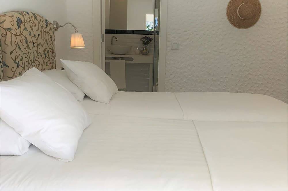 Beautiful Villa with private pool in Santa Bárbara de Nexe, Faro