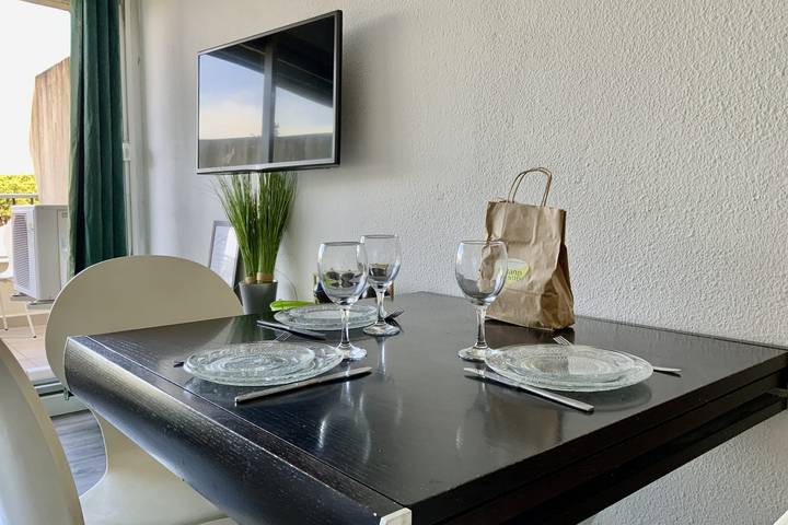 Ganzes Studio, Studio Les Jardins du Port  Port Camargue, avec piscine à 2 pas de la plage in Port Camargue, Le Grau-du-Roi