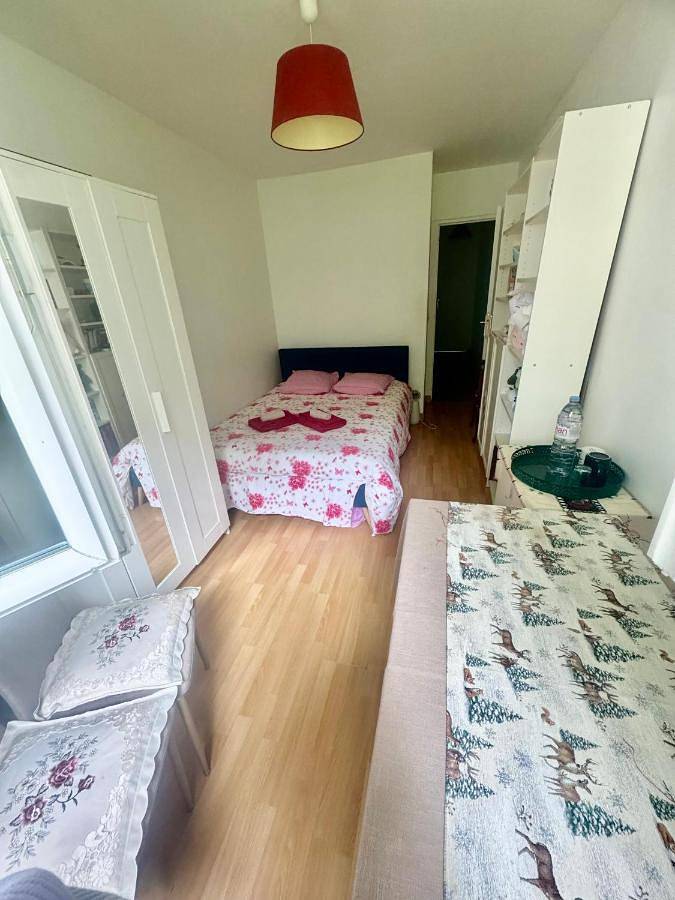 Appartement de vacances entier, Chambre Vue Jardin Versailles Château à pied Parking gratuit in Buc, Yvelines