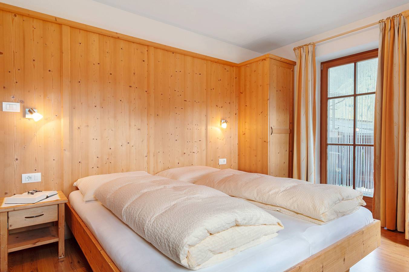 Ganze Wohnung, Apartment 'Fichte' mit Bergblick, gemeinsamer Terrasse und Wlan in Antholz, Rasen-Antholz