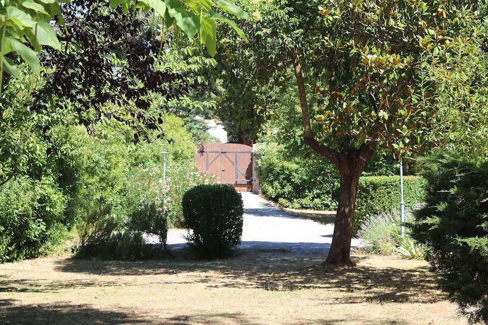 Comfortabel huis met zwembad en privé tennisbaan in het hart van de groene Provence in Saint-Maximin-la-Sainte-Baume, Brignoles region