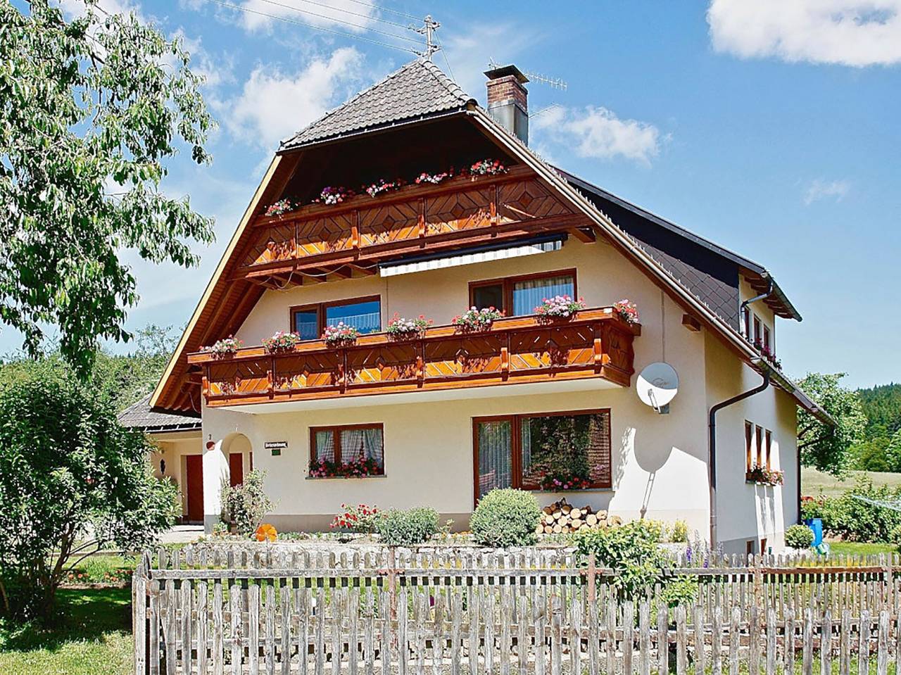 Ganze Wohnung, Ferienwohnung 'Mit Balkon, 60qm' mit Bergblick, Gemeinschaftsgarten und Wi-Fi in Schönenbach (Schluchsee ), Schluchsee