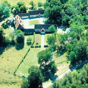 Maison d’hôte pour 10 personnes, avec jardin et terrasse à Chemilly