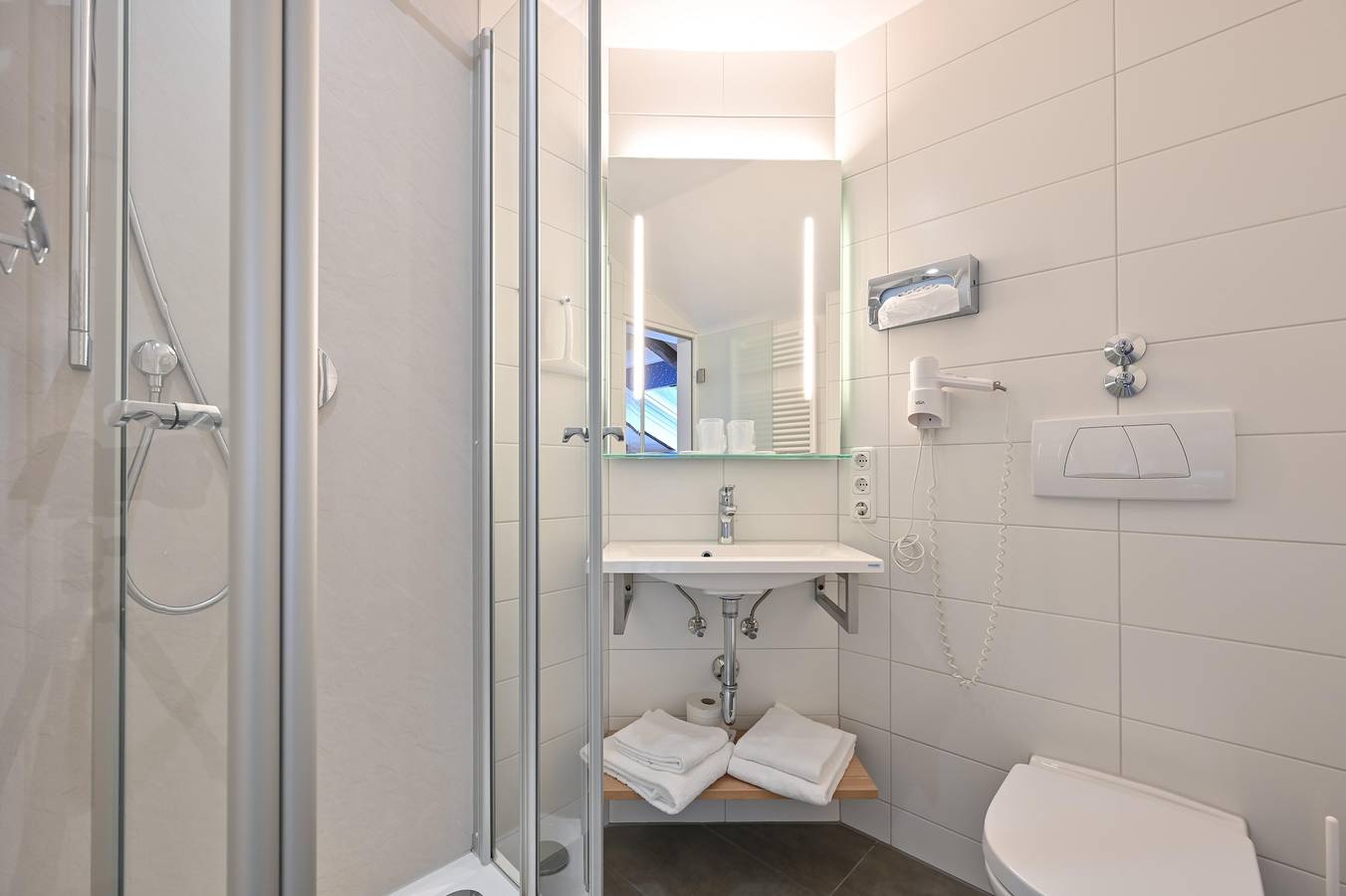Geheel vakantieappartement, Tweepersoonskamer, douche, Wc, niet-roker in Füssen, Zwaben (Bayern)