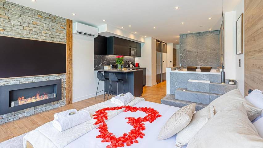 Gîte pour 2 personnes, avec vue sur le lac ainsi que terrasse et vue à Tresserve - 4