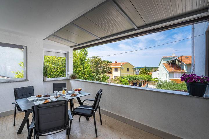 Ferienwohnung für 4 Personen, mit Garten in Pjescana Uvala