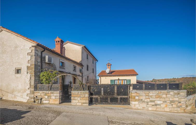 Ferienhaus für 2 Personen, mit Terrasse in Zentralistrien