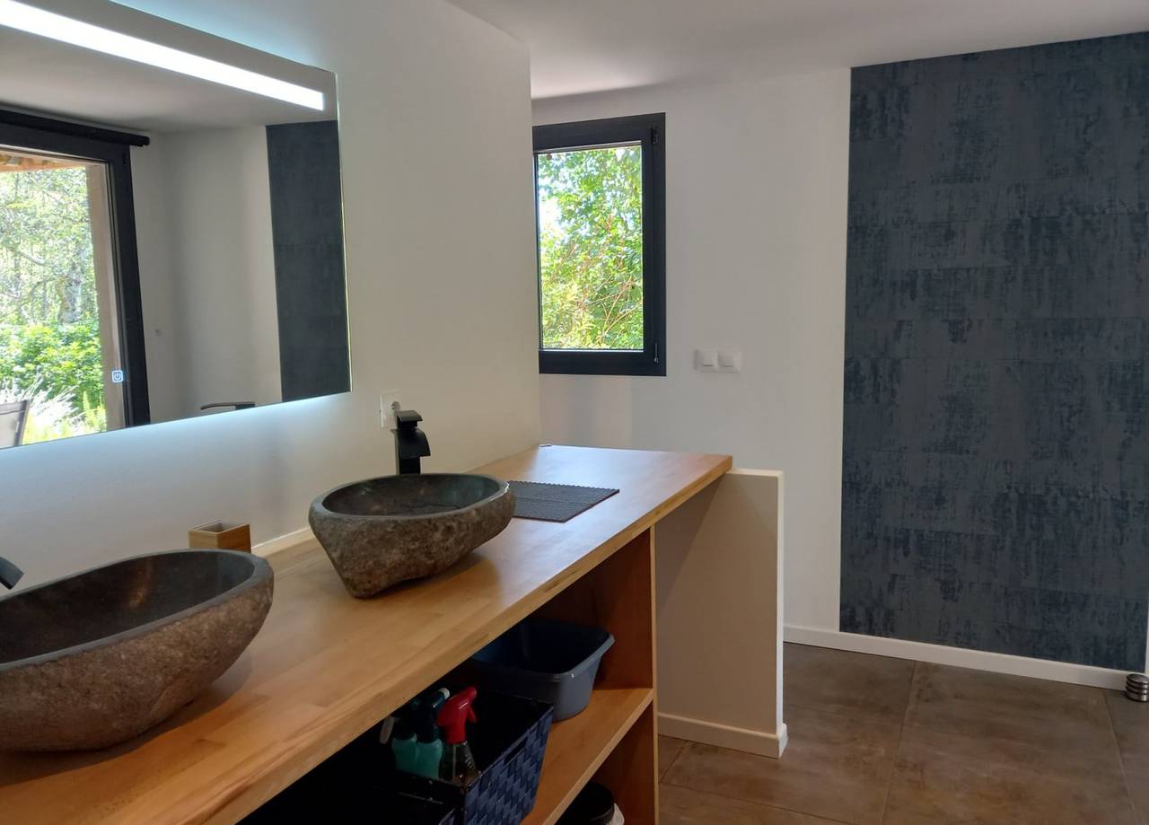 Chambre en rez-de-jardin in Capdenac, Massif central