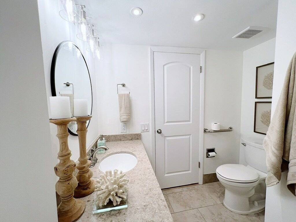 Ganze Wohnung, Beautifully Designed Oceanfront Condo in Tavernier, Monroe County