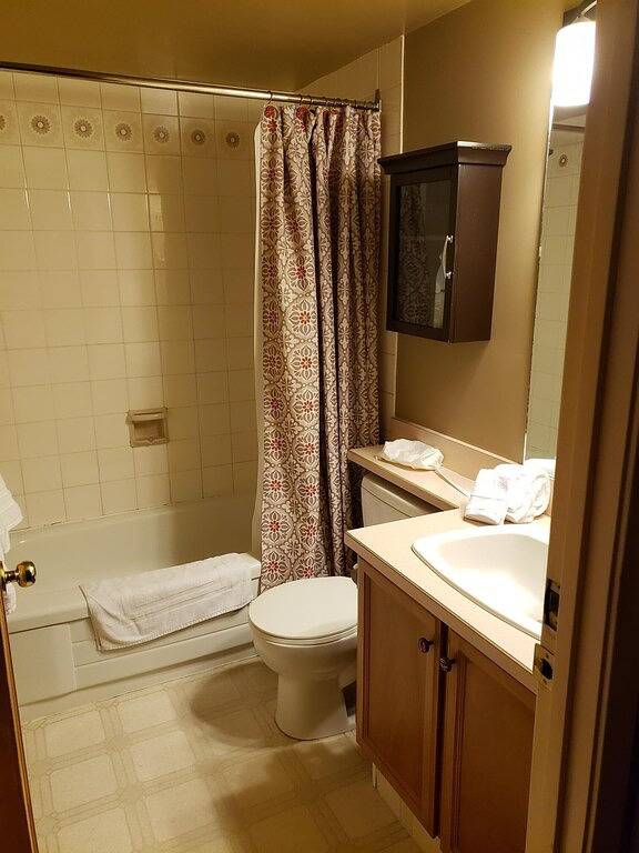 Ganze Wohnung, Steps Away From The Hot Tub And Pub in Panorama