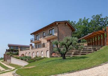 Ferienhaus für 2 Personen, mit Pool und Garten sowie Ausblick im Piemont