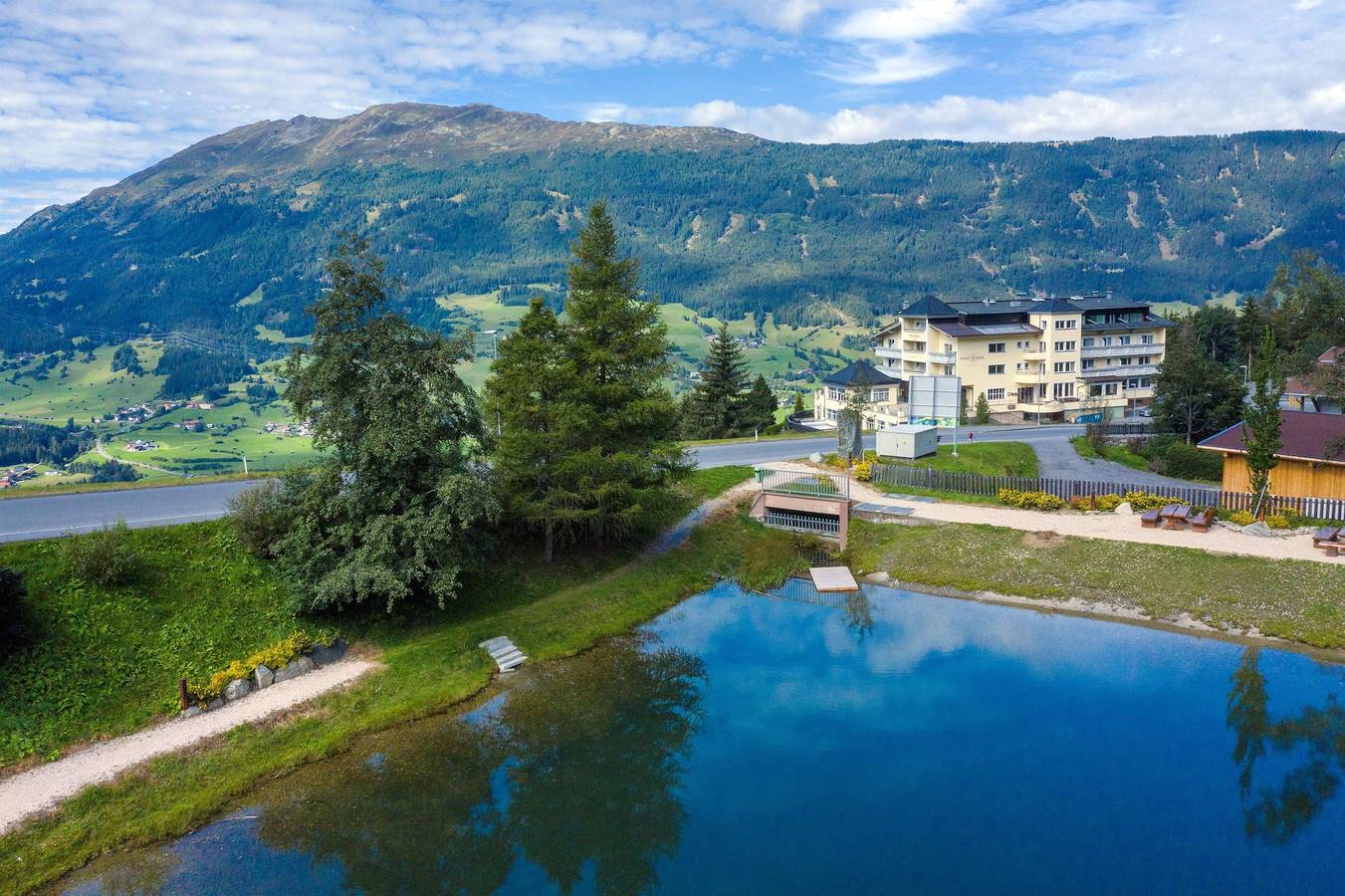 Alpines Apartment mit 91 m² für Familie & Freunde in Jerzens, Bezirk Imst