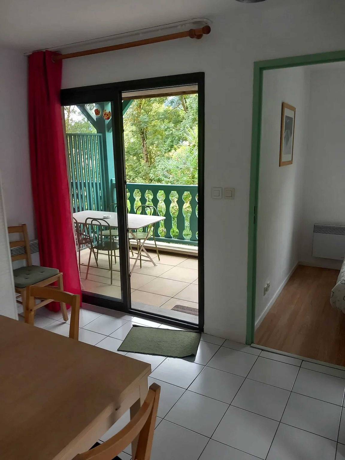 Appartement entier, Bel appartement au bord du lac à Arreau, 40 m² avec piscine in Arreau, Pyrénées