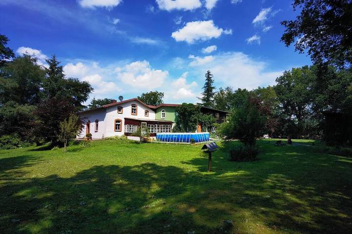 Ferienhaus für 12 Personen, mit Pool in Mittelholstein