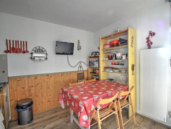 Entire studio, Studio in Morzine, near slopes, balcony, parking, 4 pers in Montriond, Les Portes du Soleil