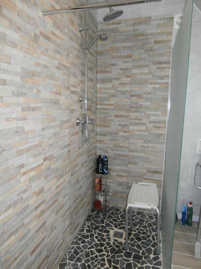 Location de vacances pour 9 personnes, avec piscine et jardin, animaux acceptés à Hautefort - 3