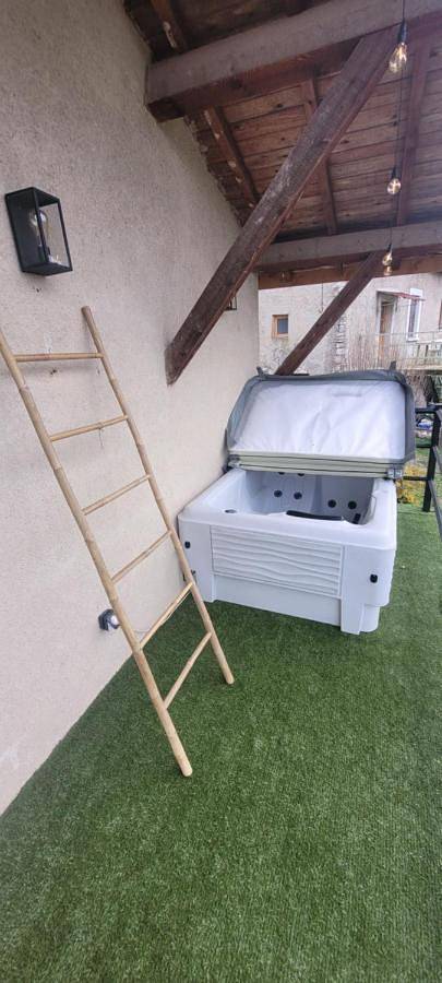 Location de vacances pour 7 personnes, avec jacuzzi et jardin à Hostun - 4