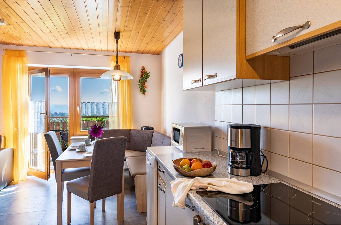 Ganze Wohnung, Ferienwohnung '1' mit Bergblick, Gemeinschaftsgarten und Wlan in Owingen, Region Bodensee-Oberschwaben