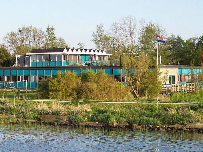 Vakantiehuis voor 38 personen, met terras en balkon/terras in Friesland