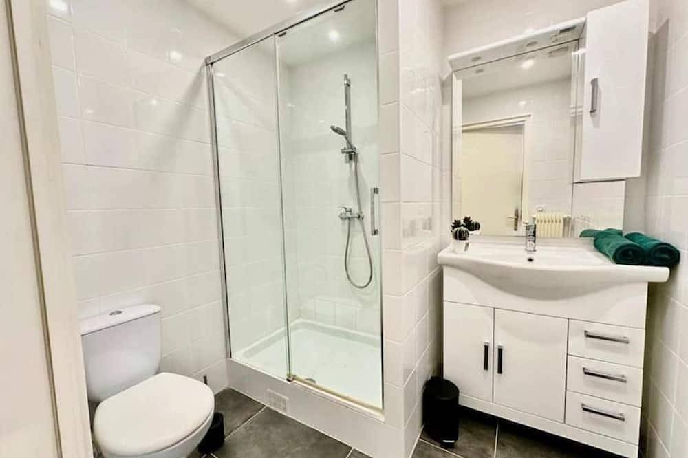Entire apartment, Urban chic in Annemasse, Saint-Julien-en-Genevois region