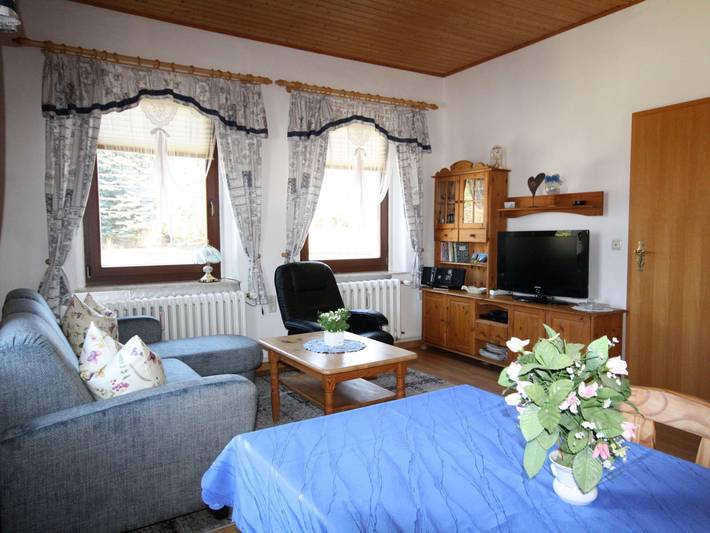 Ferienwohnung für 3 Personen, mit Garten in Sehmatal