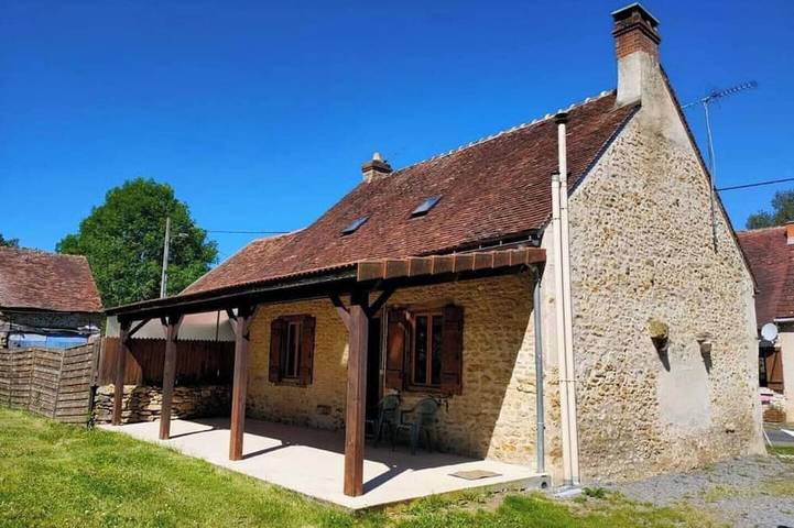 Location de vacances pour 6 personnes, avec jardin dans Celon