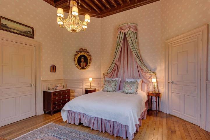 Château de Tocqueville, Tour Privée dans un Château Historique avec conciergerie in Tocqueville, Région de Cherbourg