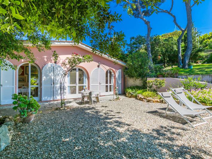 Ferienhaus für 2 Personen, mit Terrasse und Garten in Livorno
