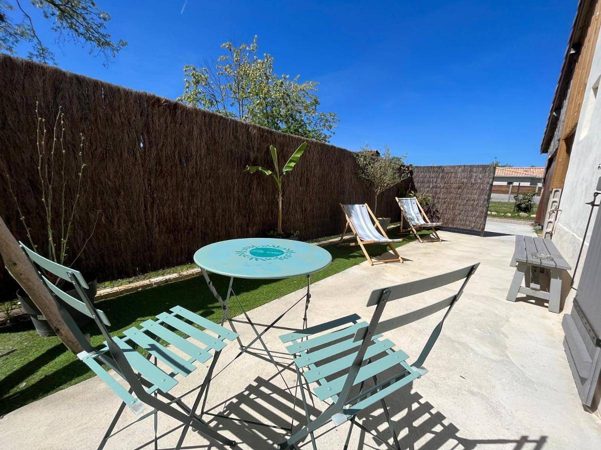 Appartement entier, La Merlère : Gîte de charme & Jacuzzi in Langon, Région de Langon