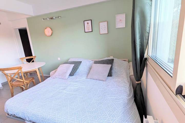 Appartement entier, Charmant T2
150 m cure thermale 
capacité 4 personnes in Gréoux-les-Bains, Alpes-de-Haute-Provence