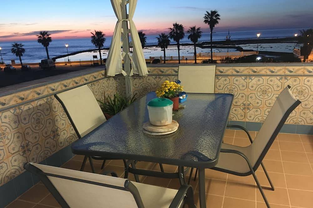 Ganze Wohnung, Attic Looking at the Atlantic Ocean at the Frontline in Chipiona, Costa de la Luz