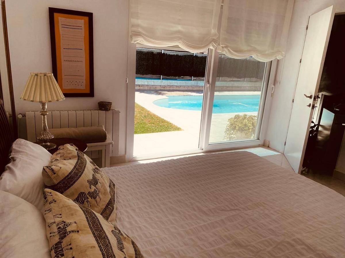 Queen Room with Pool View in Montequinto, Dos Hermanas
