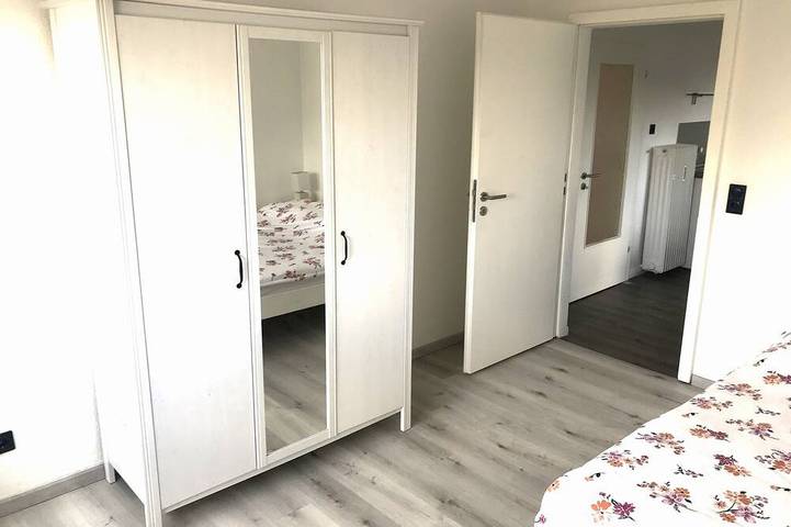 Ganze Wohnung, Large apartment with 2 bathrooms and 2 large parking spaces in Leichlingen, Rheinisch-Bergischer Kreis