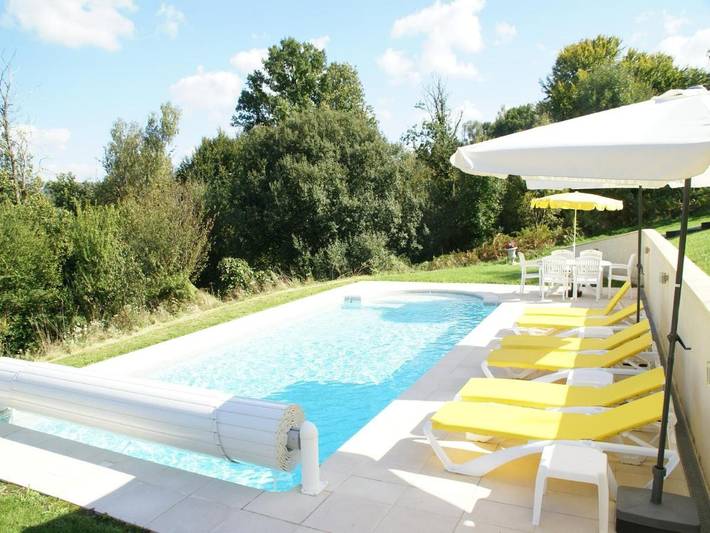 Location de vacances pour 6 personnes, avec piscine et jardin à Sussac - 2