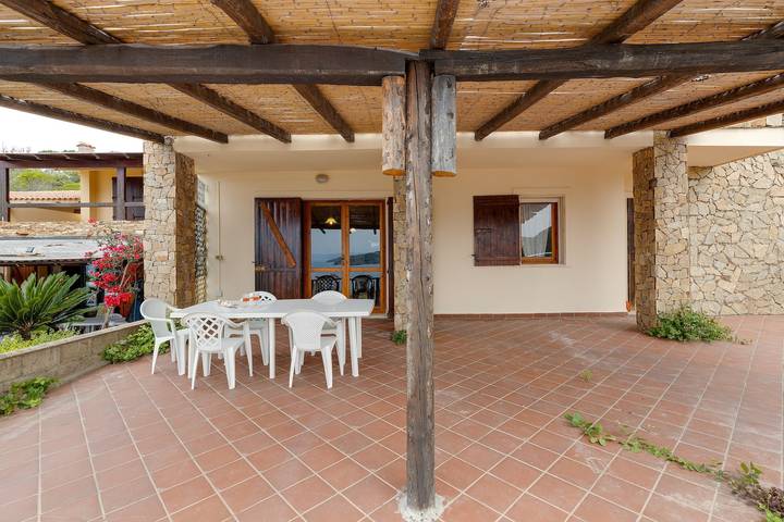 Entire apartment, Holiday Apartment "La Vista di Mondo" on the Beach with Sea View, Terrace & Garden in Torre dei Corsari, Arbus (Municipality)