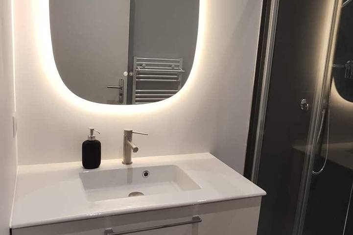 Ganze Wohnung, Studio-Deluxe-Ensuite mit Bad in Ancenis, Loire-Tal
