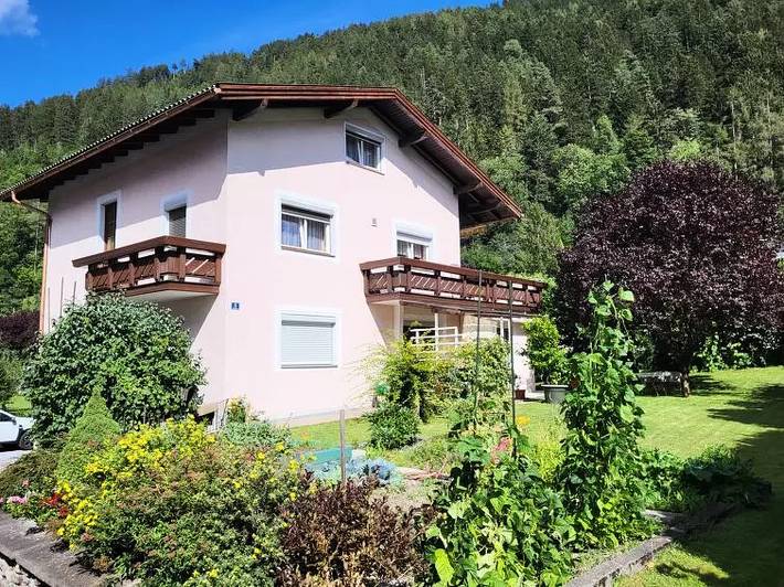 Ferienwohnung für 7 Personen, mit Garten in Zams