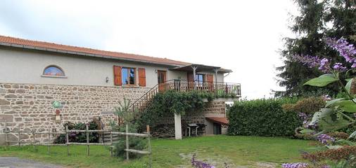 Gîte pour 9 personnes, avec jardin, animaux acceptés dans Rhône