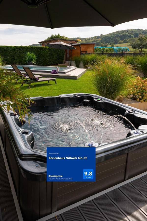 Ferienwohnung für 4 Personen, mit Whirlpool und Terrasse sowie Garten und Pool in Freyburg (Unstrut)