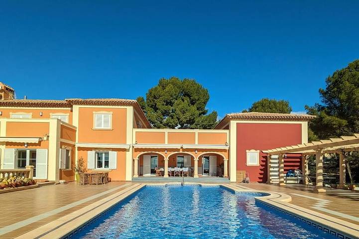 Casa rural para 13 personas, con jardín y terraza, Se admiten mascotas en Finestrat