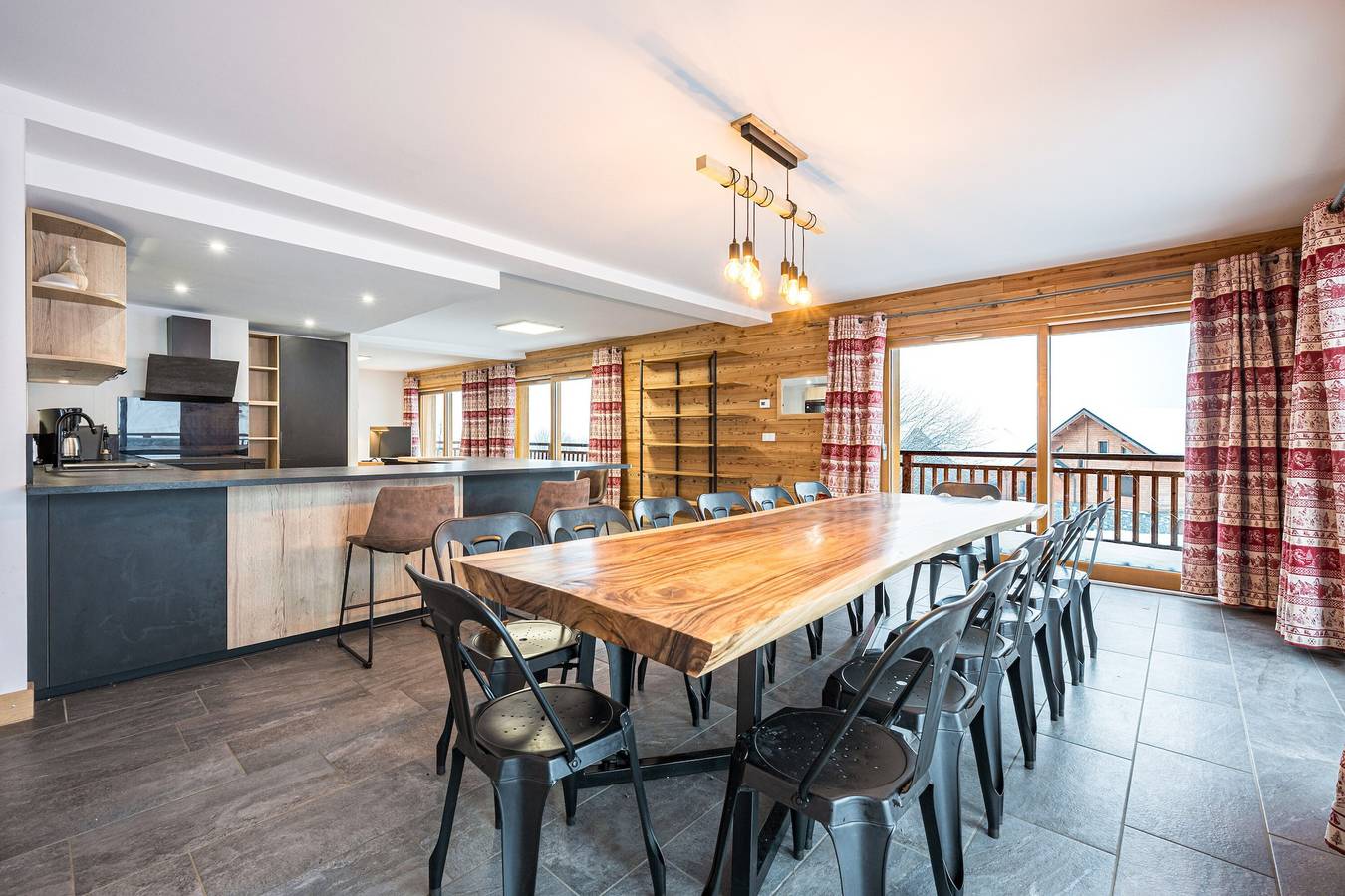 Chalet 'Salt Lake' avec vue sur la montagne, terrasse privée et Wi-Fi in La Toussuire, Fontcouverte-la-Toussuire