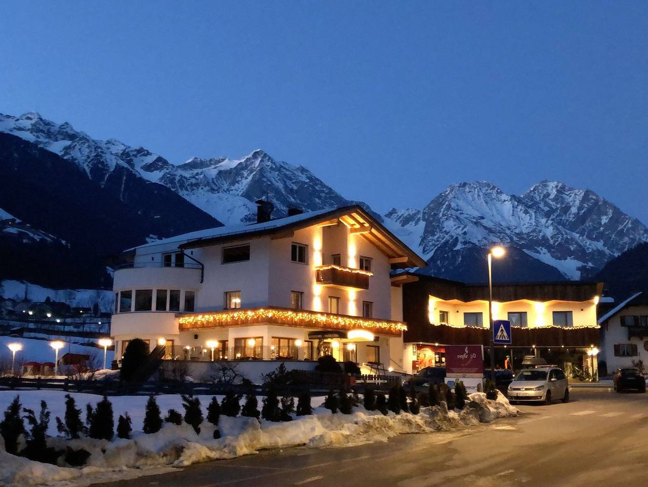 Ganze Ferienwohnung, Café & Apartments Sankt Walburg - Apartment Scheate in Antholz, Rasen-Antholz