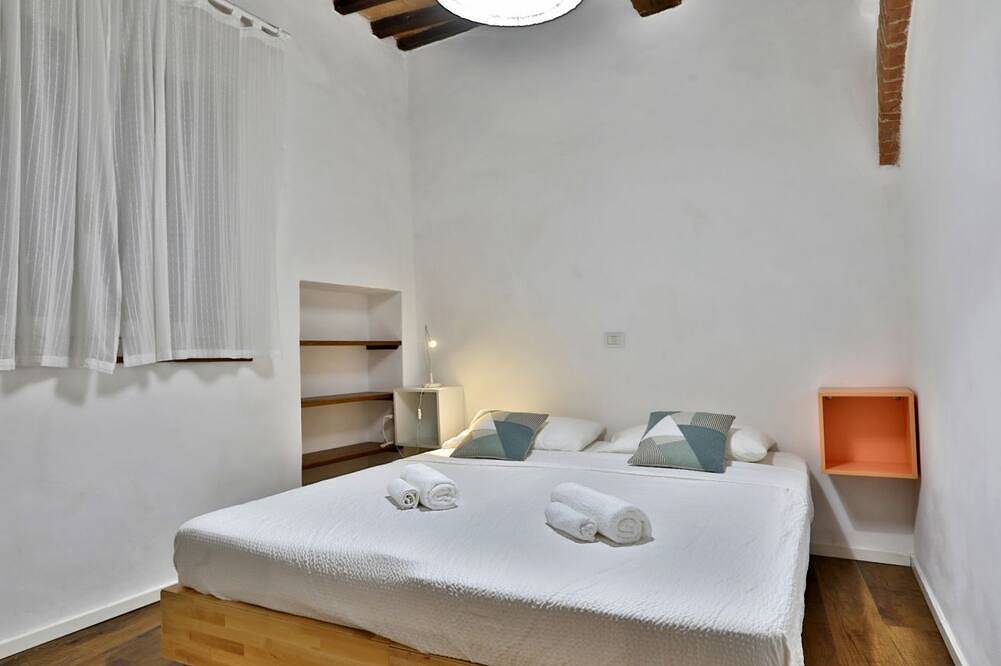 Entire apartment, Independent apartment near Piazza del Campo in Siena, Siena Province