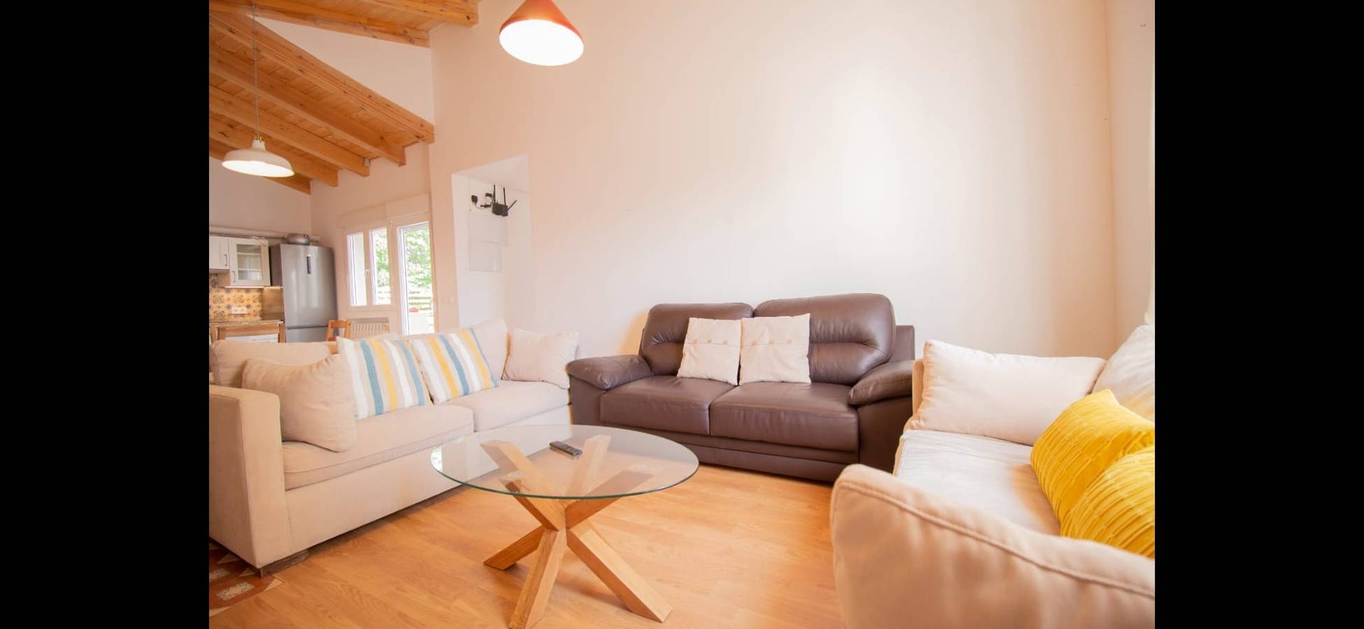 Casa de férias 'La Casa Del Maestro' com vistas para a montanha, piscina privada e Wi-Fi in La Pinilla, Cerezo de Abajo