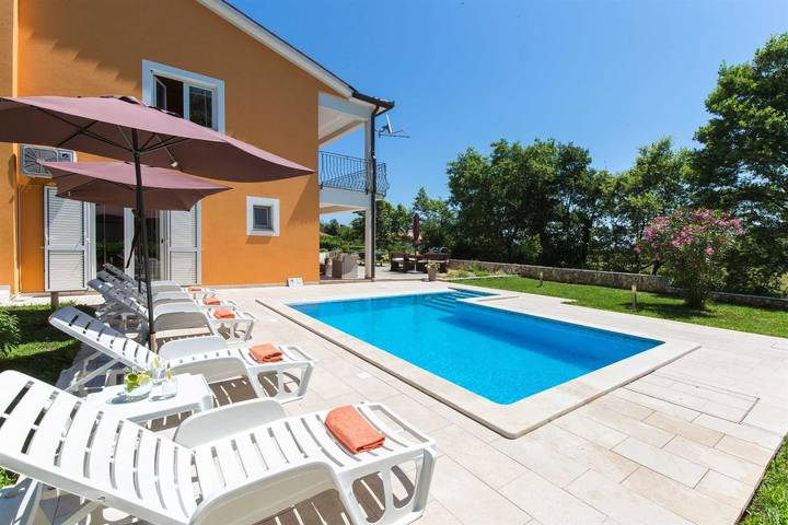 Apartamento de vacaciones para 9 personas, con jardín y piscina, Familias con niños - 1