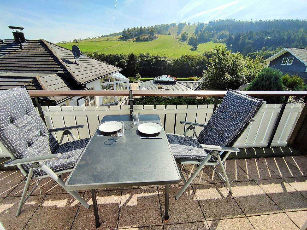 Ganze Wohnung, In Willingen Upland mit Balkon, K1 Blick, Waschm in Willingen, die Mittelgebirge