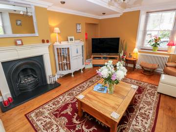 Cottage for 6 People in Kidwelly, Carmarthenshire, Photo 3