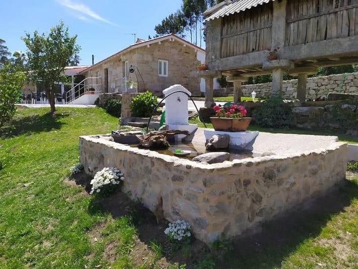 Alquiler vacacional para 2 personas, con terraza además de vistas y jardín en Meis