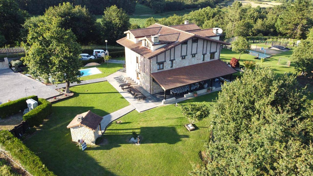 Casa Rural Eguzkilore in Lauquíniz, Vizcaya